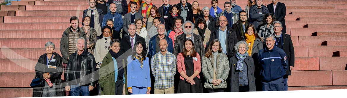 Photo de groupe des participants au séminaire