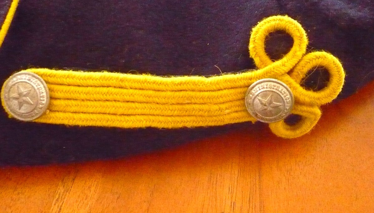 Uniforme : bride d'épaule