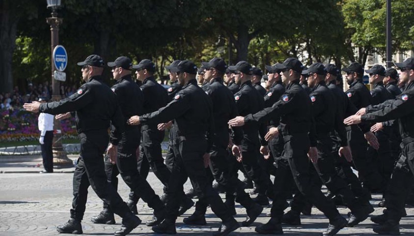 Défilé du 14 juillet 2017. Le peloton de Paris.  Le défilé sur les champs Elysées