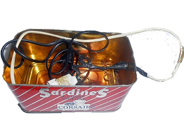 Histoire. L'art en prison. Les arts de la débrouille. Objets du quotidien